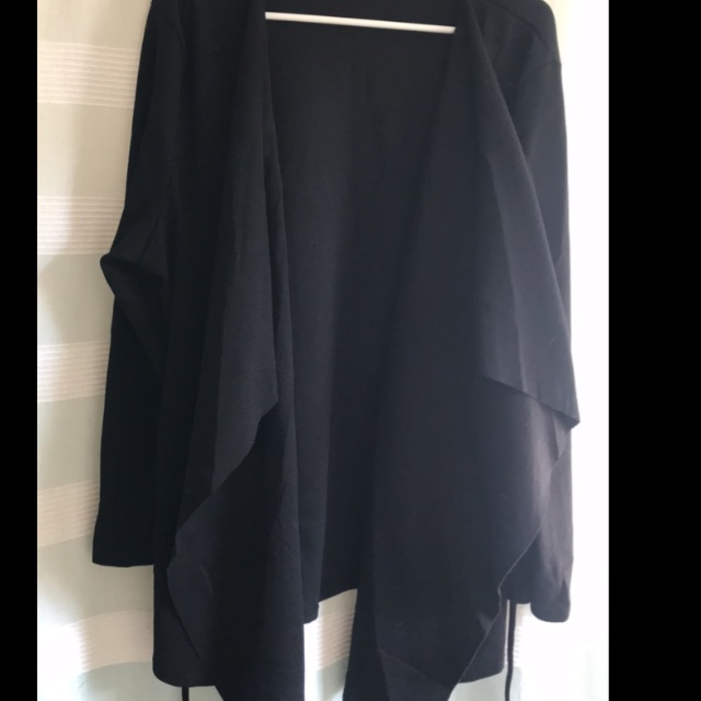 Black duster with tie-never worn